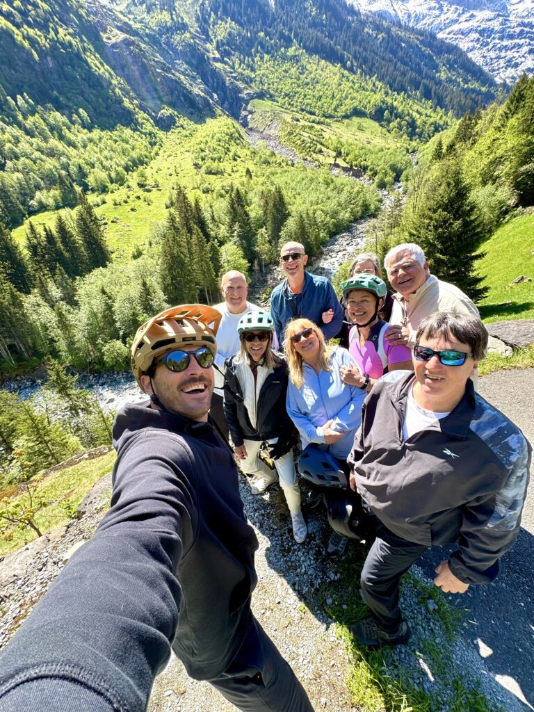 Group photo during the Lauterbrunnen 72 Waterfalls E-bike Tour.